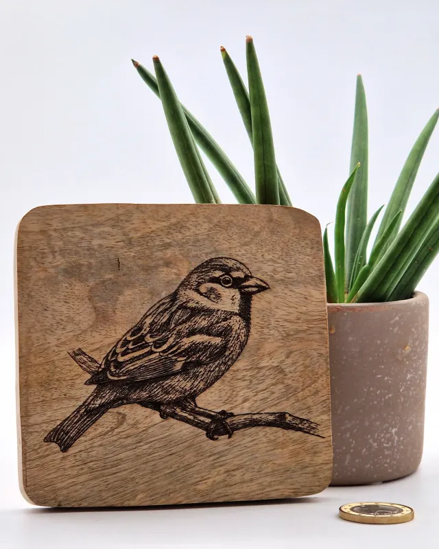Sparrow Wall Art – On mango wood · 10 × 10 cm