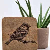 Sperling Vogelbild – Auf Mangoholz · 10 × 10 cm
